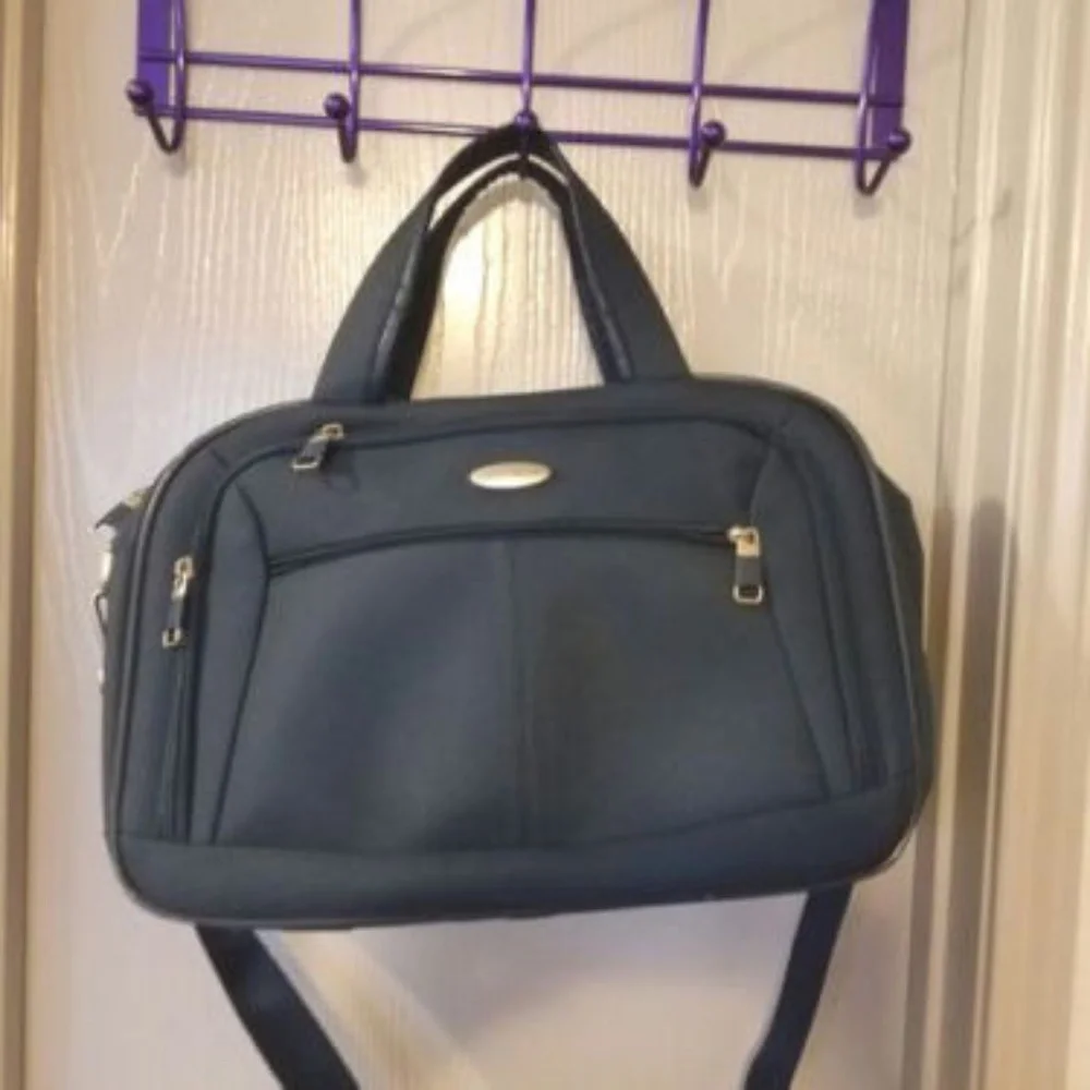 Samsonite Carry on/Makeup bag /Laptop case/ Overni